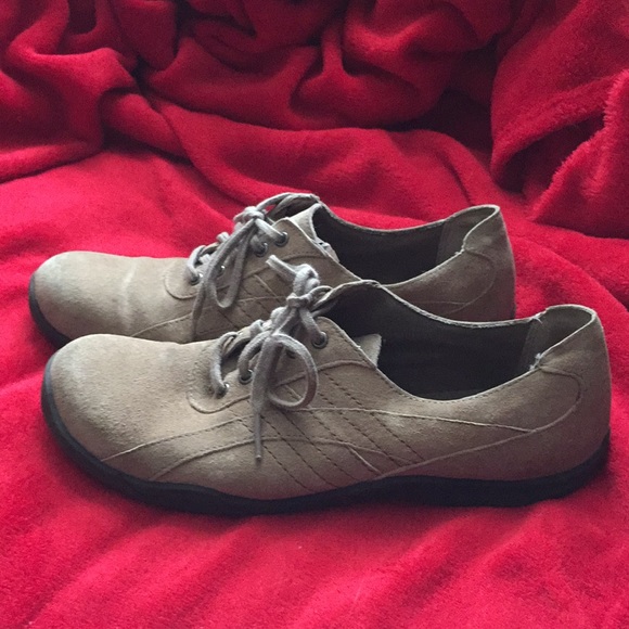 Clark’s 7.5M lace up shoes - Picture 3 of 6